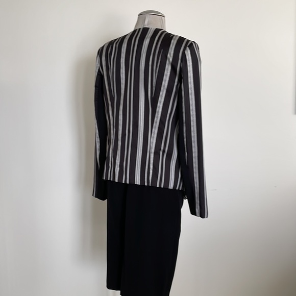 NWT! BCBG size 6 jacket Black/White stripe satin - Picture 5 of 9